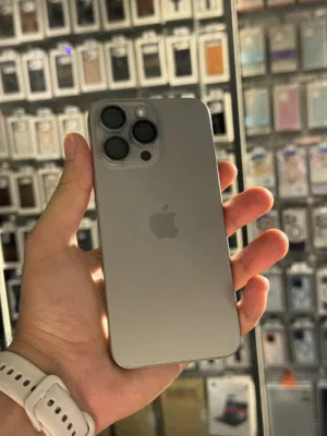 15 pro max 256GB // مستعمل بحالة الوكالة بطارية 87 %