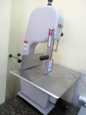 منشار لحم  +  ثلاجة دلي 3 متر