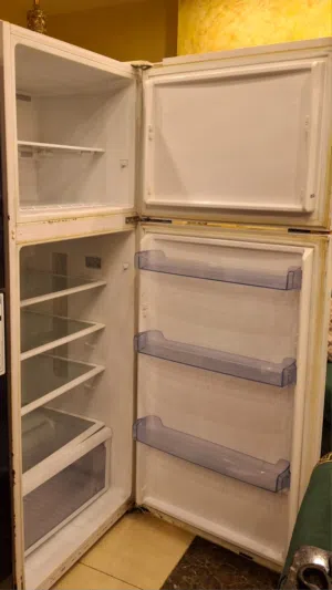 ثلاجة ماركة بيكو مستعمل بحالة ممتازه للبيع