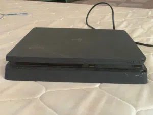 سوني فور متوفره