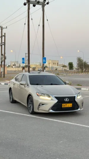 Used Lexus ES in Al Dakhiliya