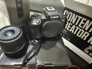 للبيع: Canon EOS R50 Content Creator Kit – بحالة شبه جديدة