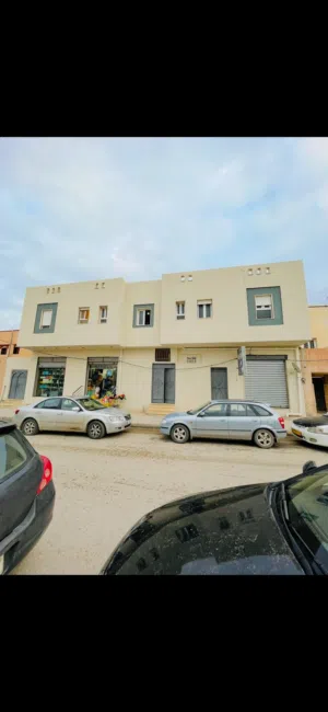 استديو للإيجار أرضى به دار و حمام و مطبخ