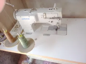 مكينة خياطة