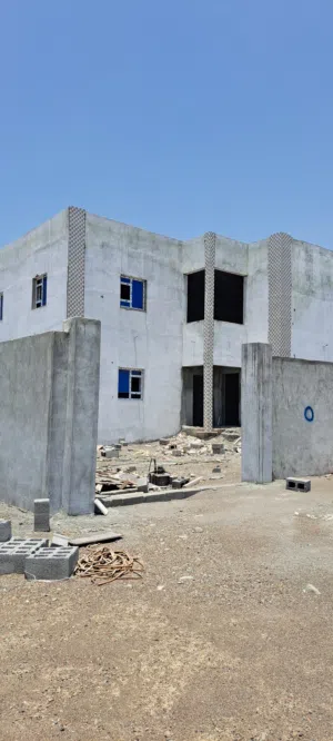 2 Floors . 562 m2 . Agent1