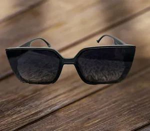 نظارات شمسية درجة أولى للجنسين