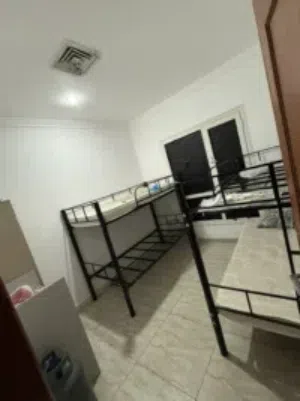 sharing room avilable