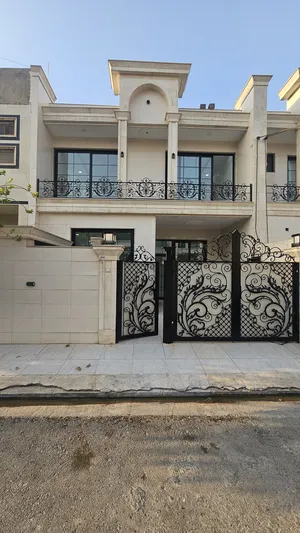 5 Bedrooms . Unfurnished . Yearly4