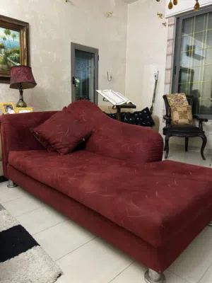 كنباي لون احمر شكل مميز