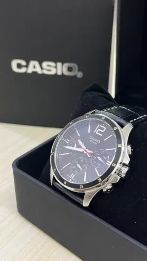 ساعة كاسيو (casio) أصلية مع الملحقات