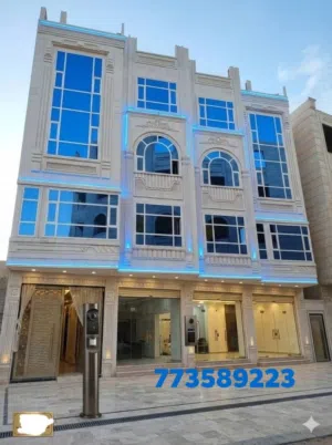 عماره تجاري سكني  5لبن 7شقق ديلوكس حي الشباب ارتل جنب الخمسين سعر مناسب