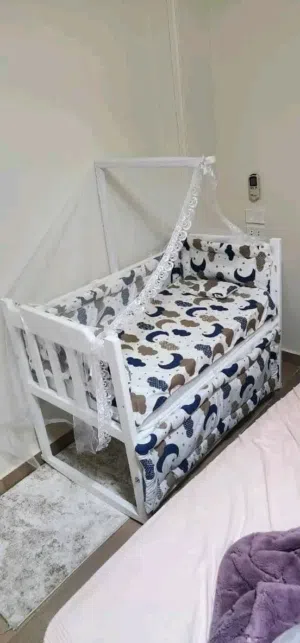 سرير بيبي خشب