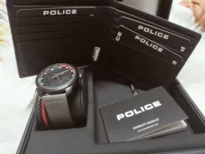 طقم من بوليس police