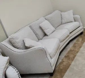 2 قطع كنب مستعمل أبيض بحابة جيد بسعر قابل للتفاوض مكان الشراء من Homecenter