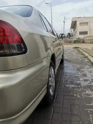 هوندا سفيك موديل 2000............. للبيع أو البدل................. على بريوس 2009