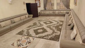 كنبات مجلس عدد 11 كرسي مع 1 كونر وطاولتان للبيع