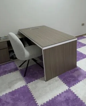 Desk for sale 50 OMR excellent condition