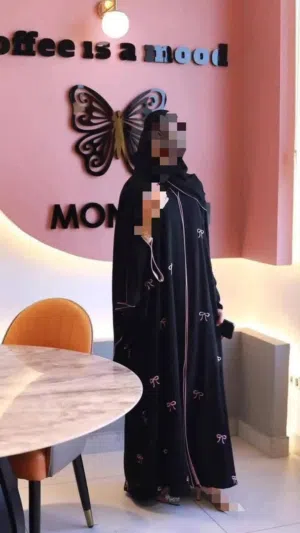 عبايات نازكه متوفره فوري