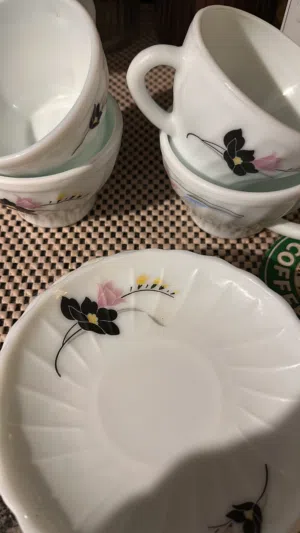اكواب شاي مستعمله نظيف