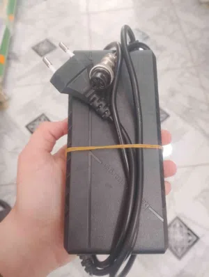 شاحن لسكوتر كهربائي