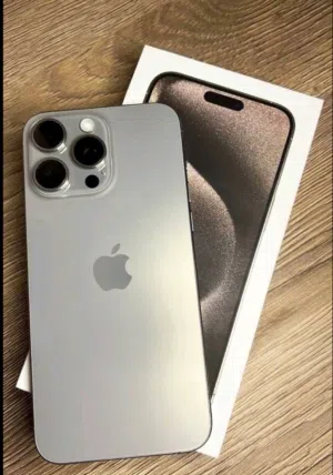 موبايل iphone 15 pro max استعمال نضيف شبه جديد ولا خدش