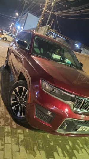 جيب كراند شيروكي اوفرلاند . الموديل : 2021  .  المحرك : 5700 - V8  .  العداد :   (26 الف ميل )  المو