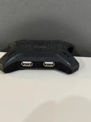 (XIM4)   3 منافذ USB: لتوصيل الماوس، الكيبورد، ويد التحكم الأصلية  منفذ Micro-USB بدون ارجاع