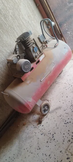 كمبرسوري 300 L صناعه THE Top خادم اقل من سنة نضيف نضيف كهرباء 220