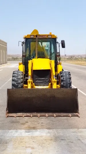 جي سي بي حفار نظيف