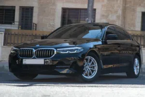 BMW 520i 2022 Mild hybrid     السيارة وارد الشركة و قطعت مسافة 101,000 كيلو متر