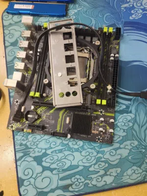 مذربورد Machinist X99 PR9 نظيفة جداً مع كامل غراضها للبيع