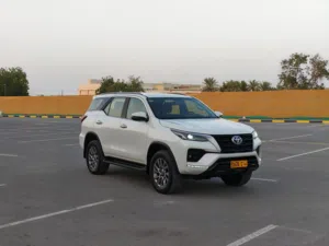 فورتشنر VXR خليجي الفطيم بدون حوادث ولا صبغ نهائياً شبه جديد مالك اول