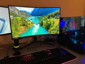 Samsung G7- 2k- 240hz اقرأ الوصف كامل