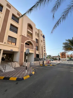 فرصه ذهبيه شقه بمجمع مزايا بمساحة 74م