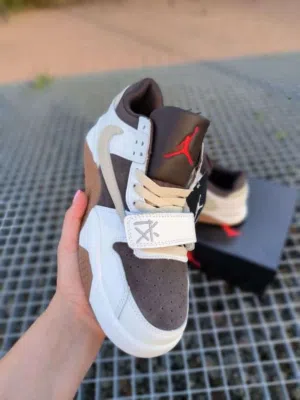 Air jordan x travis scott