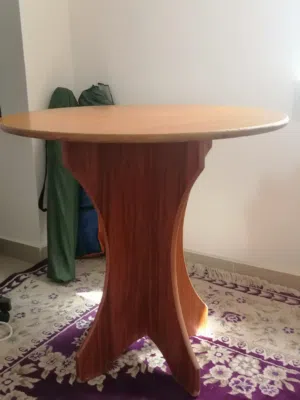 خزانة ملابس صغيرة مع طاولة أكل السعر ممتاز