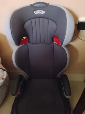 كارسيت car seat كار سيت بحالة ممتازة مناسب لكل الاعمار و الأوزان بسعر نهائي 22 أم أذينة عمان