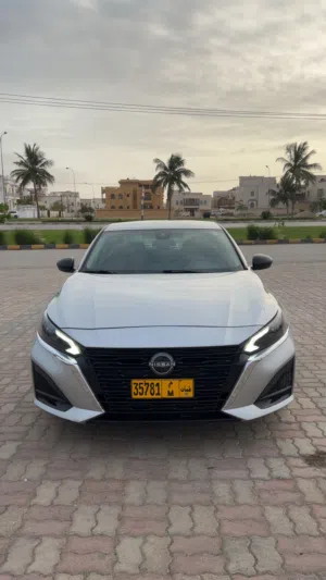Used Nissan Altima in Dhofar