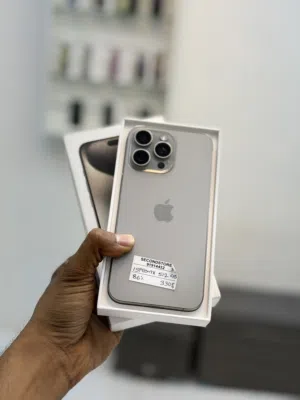 Iphone 15promax 512GB perfect condition with box and clean 15 برو ماكس مساحة 512