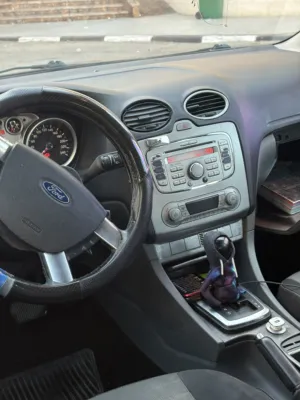 فورد-فوكس-2009-السيارة-نضيفة-فحص-نضيف-استخدام-قليل