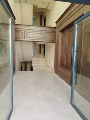 شقة ارضية مميزة 220م في أرقى مناطق الدوار الرابع بتشطيبات مميزة / ref 1130