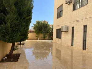 شقة فاخرة للبيع في رجم عميش