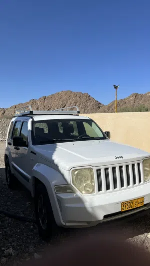 Used Jeep Cherokee in Al Dakhiliya