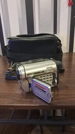 DSLR Cameras . Other . Used4