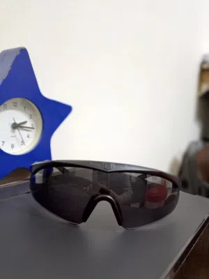 نظارة Wiley X مستعملة بحالة ممتازة.