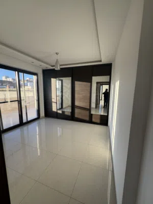 500 m2 5 Bedrooms Apartments for Sale in Amman Dabouq