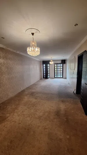250 m2 4 Bedrooms Townhouse for Sale in Central Governorate Isa Town