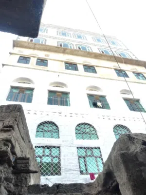  Building for Sale in Ibb Dhihar
