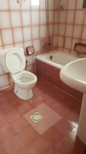 flat 4 room one siting 3 bathes
