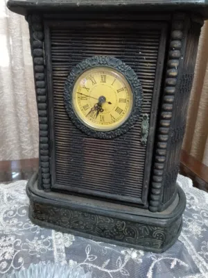 ساعه كلاسيكيه قديمه أنتيكه للبيع